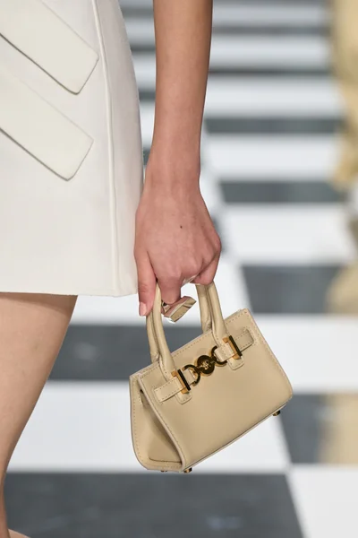 Look 23